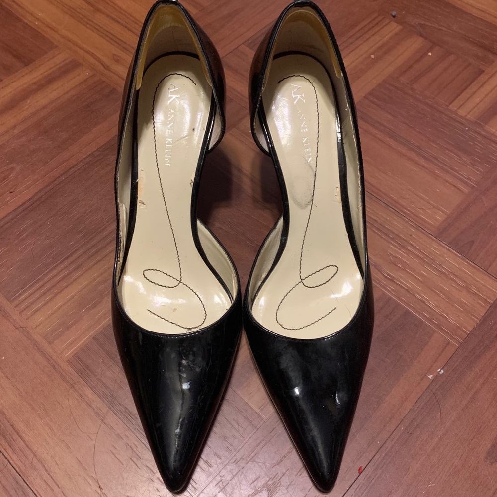 AnneKlein Back Patent Leather Cut-Out Pointy Heels